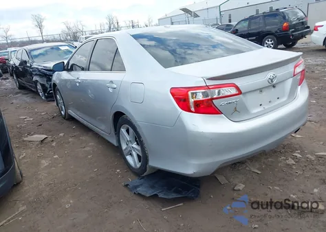 2012 Toyota Camry Se z USA, uszkodzony, nr VIN 4T1BF1FK3CU060241